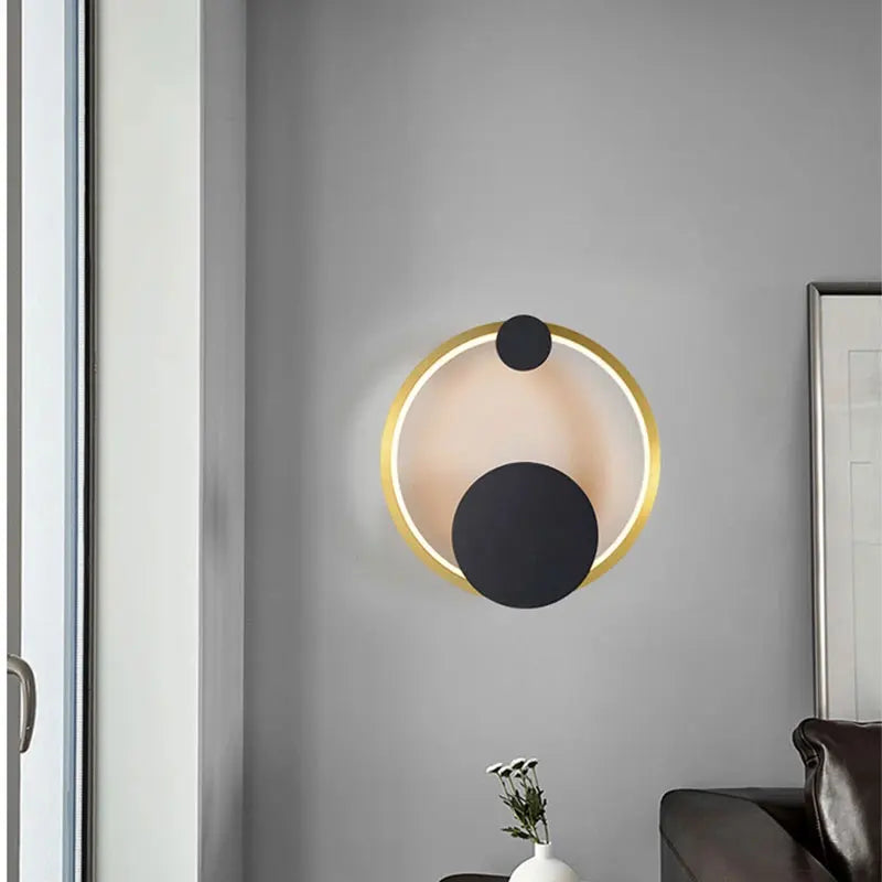 Indoor black and white wall lamp