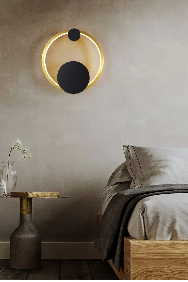 Indoor black and white wall lamp